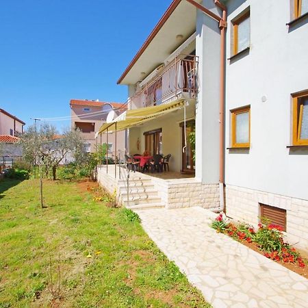 Apartment Ana Пула Екстериор снимка