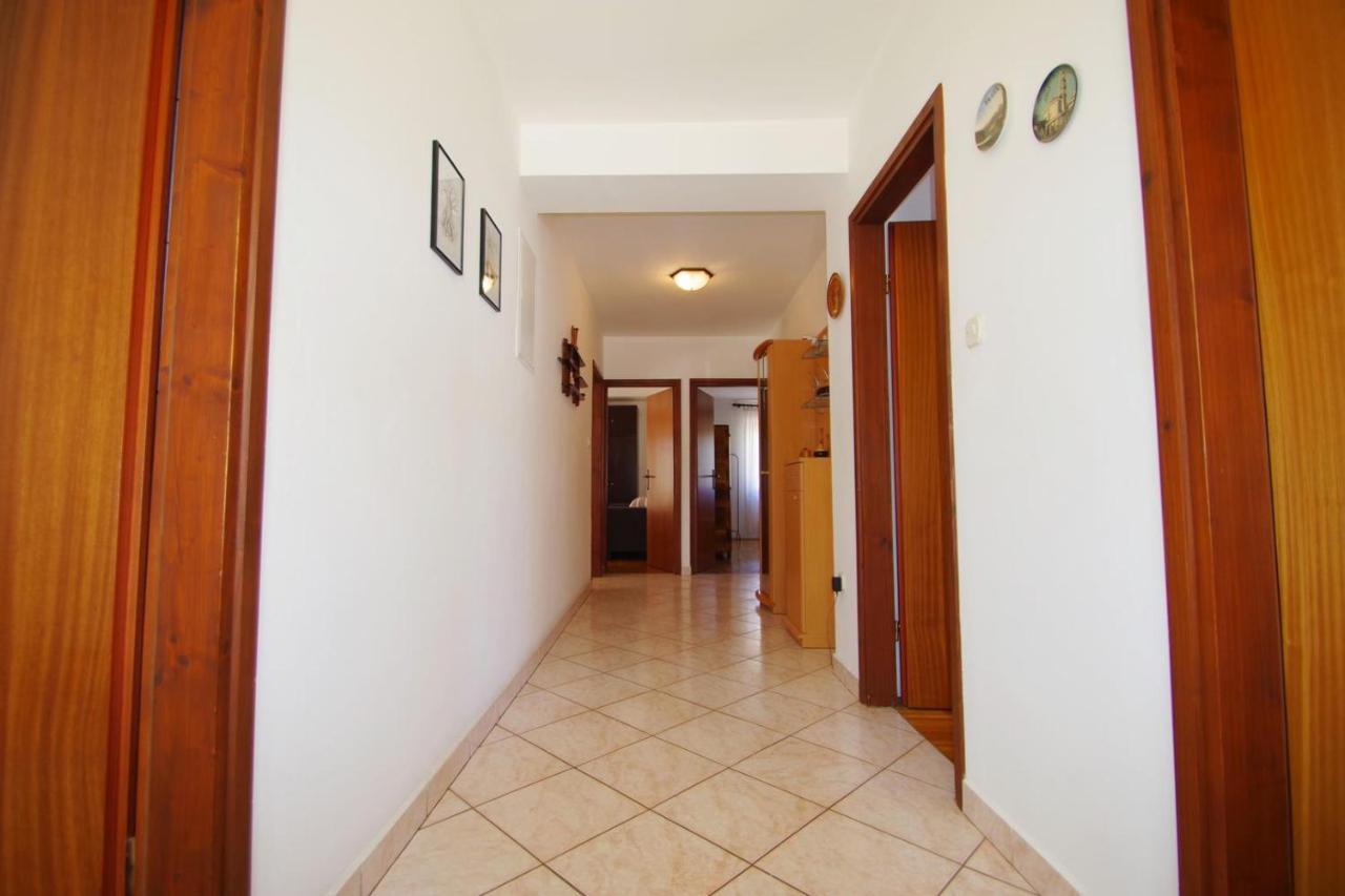 Apartment Ana Пула Екстериор снимка