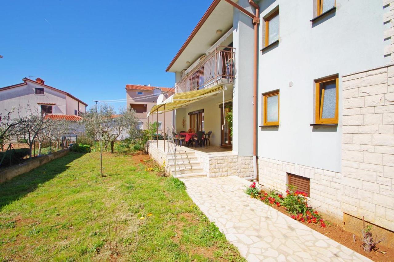 Apartment Ana Пула Екстериор снимка