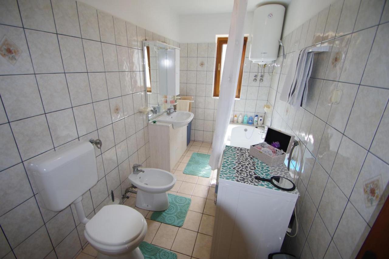 Apartment Ana Пула Екстериор снимка